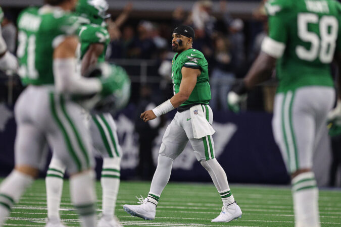 Eagles-Bears: Updated playoff picture, Richard Sherman blasts Birds play design, and more