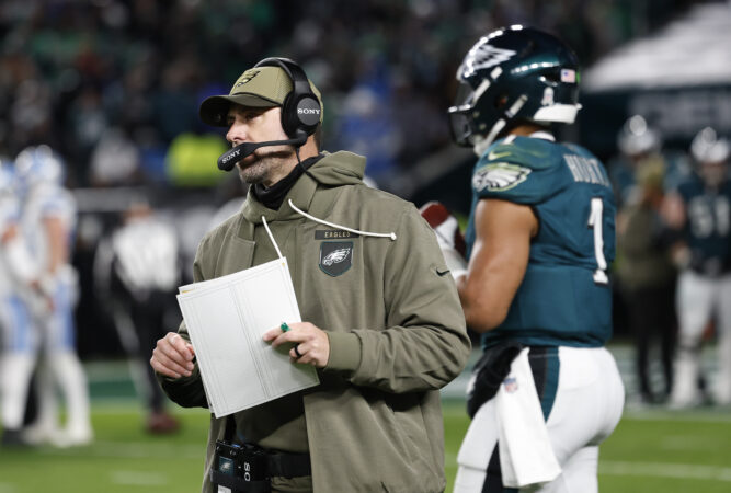 Kevin Patullo frustrated with offense’s negative plays vs. Lions; Eagles have Nolan Smith on a snap count