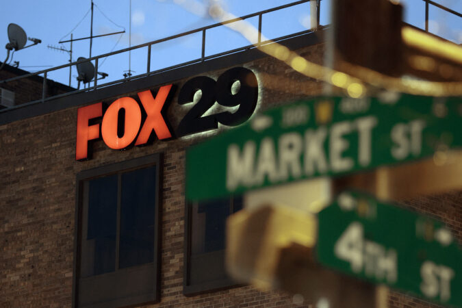 Former Fox exec urges FCC to reconsider petition to revoke Fox 29 license