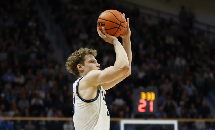 With Matt Hodge and Duke Brennan, Villanova’s versatility in the frontcourt is showing
