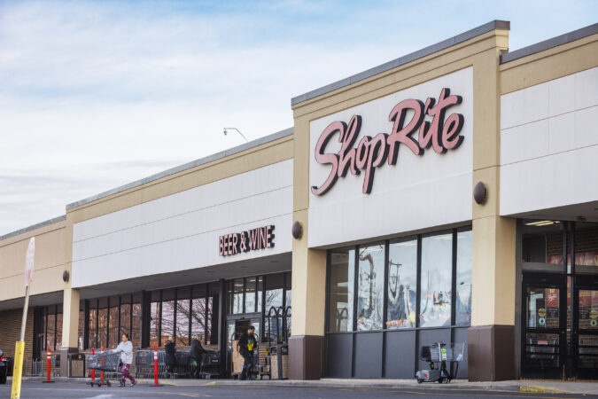 What’s open and closed on Christmas Day in the Philly area: Grocery stores, liquor stores, trash pickup, and more