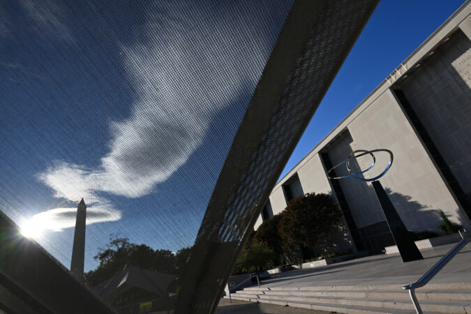 White House threatens Smithsonian funds in sweeping content review