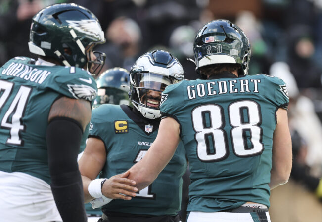 ‘Ridiculous’ indeed: Jalen Hurts is nearly perfect in an Eagles bounce-back blowout