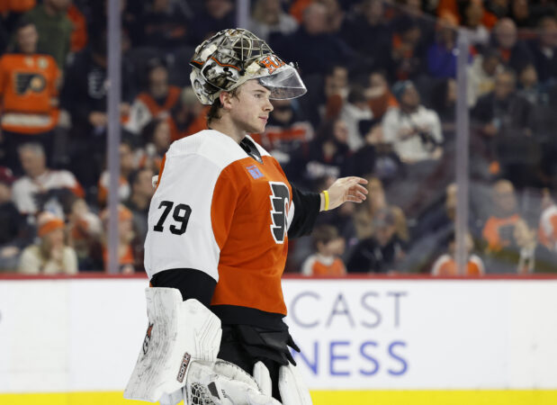 Former Flyers goalie Carter Hart to make first NHL start in nearly 2 years for Golden Knights