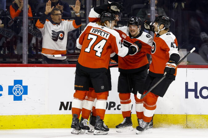Flyers give the NHL’s best team a fight in a 3-2 loss to the Avalanche