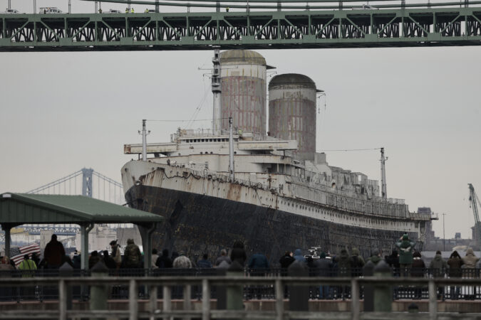 SS United States set to sink, despite 11th-hour efforts to intervene