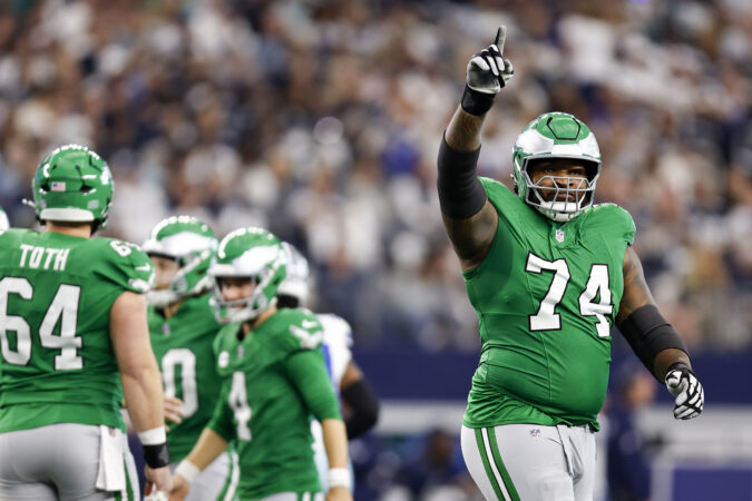 With Lane Johnson out, Eagles tackle Fred Johnson has a big challenge with Raiders’ Maxx Crosby