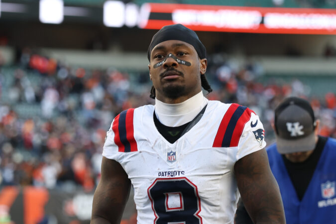 Patriots receiver Stefon Diggs faces strangulation charges, denies allegations