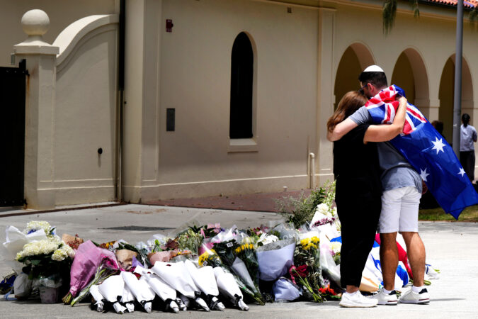 Australian leaders promise to tighten gun laws after Bondi Beach Hanukkah massacre