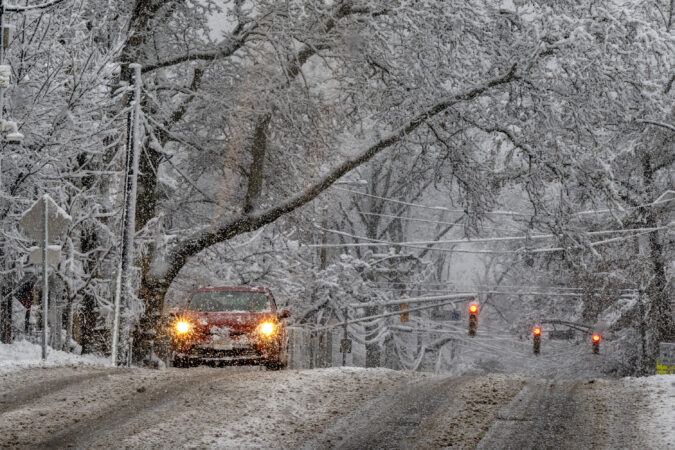 Weekend snowstorm leaves Philly facing an icy Monday commute