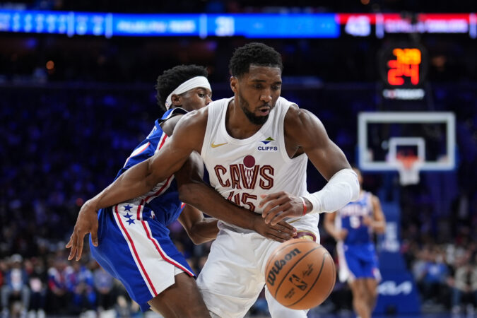 Donovan Mitchell scores 35 as Cavs blow out the Sixers, 133-107