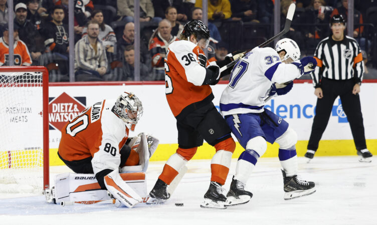 Flyers fall again to the Lightning 5-1, extend losing streak to three games