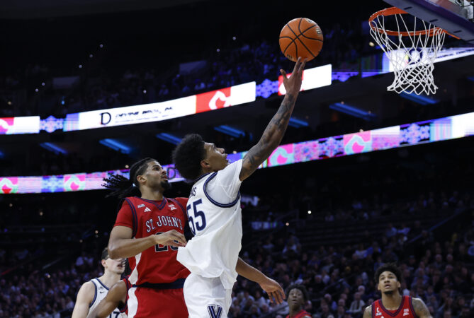 Villanova freshman Acaden Lewis is often praised for using his ‘off’ right hand. He’s actually right-handed.