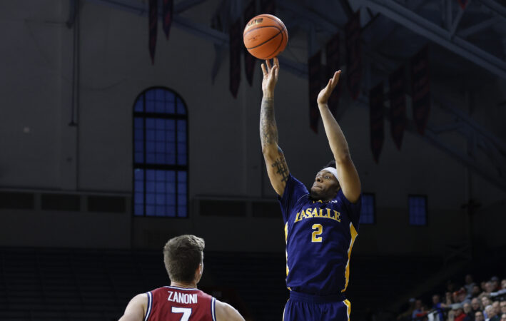 Marshall scores 25 off the bench, La Salle takes down Dayton