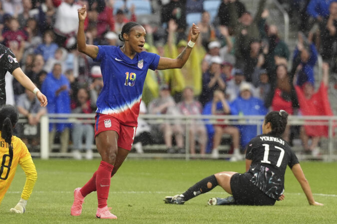 USWNT star Crystal Dunn announces retirement from soccer at age 33