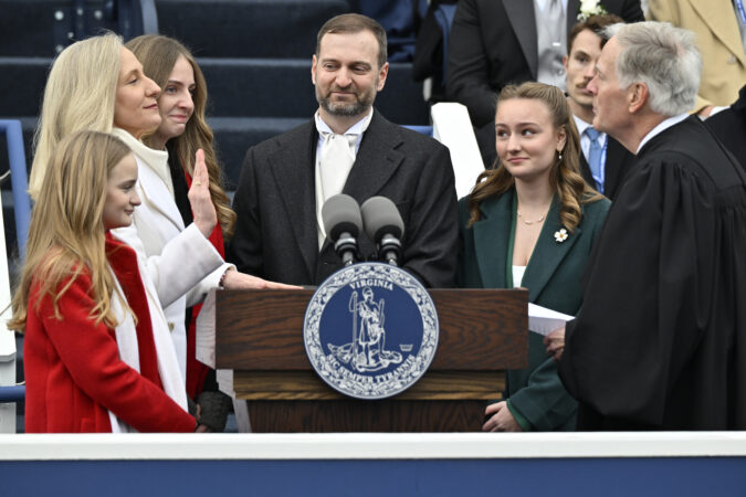 Abigail Spanberger becomes Virginia’s 1st female governor in historic inauguration