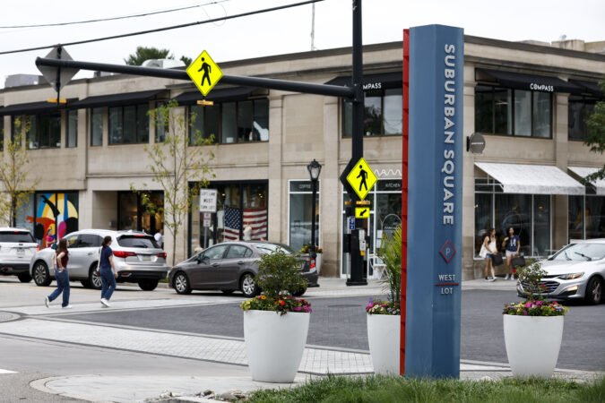 Sledgehammer-wielding thieves stole $11,000 worth of Lululemon in Ardmore’s Suburban Square