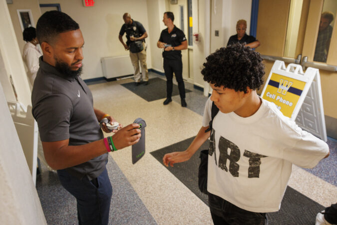 N.J. adopts ‘bell-to-bell’ cell phone ban policy for public schools