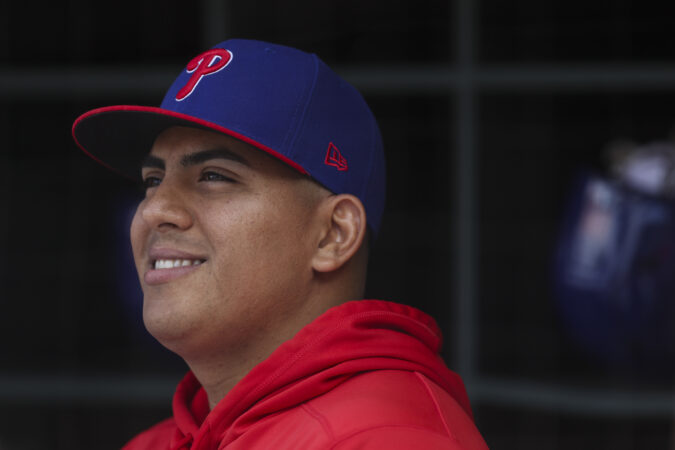 Red Sox introduce Ranger Suárez, who clarifies the pronunciation of his name