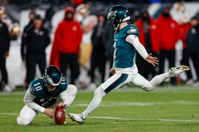 Jake Elliott’s missed kick proves costly in what could be his final game with the Eagles