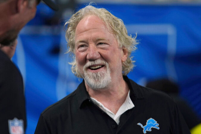 Actor-director Timothy Busfield turns himself in to face child sex abuse charges in New Mexico