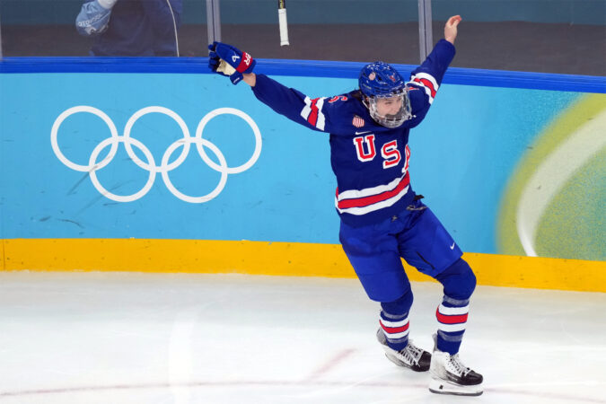 U.S. beats Canada 2-1 in overtime to win Olympic gold in women’s hockey