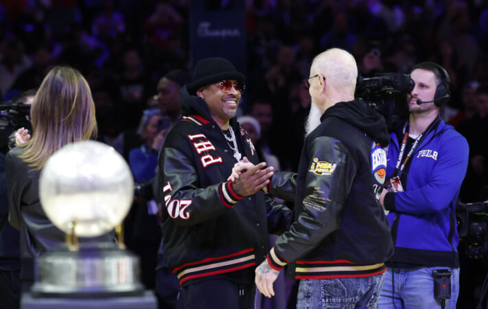 Allen Iverson welcomed with MVP chants, Pat Croce praises Eric Snow, and more from Sixers reunion night