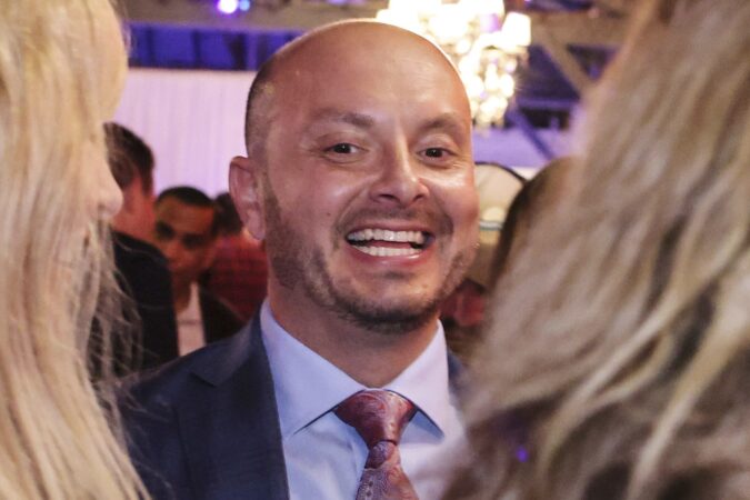 Moderate Republican willing to break with party is set to lead ICE hearing