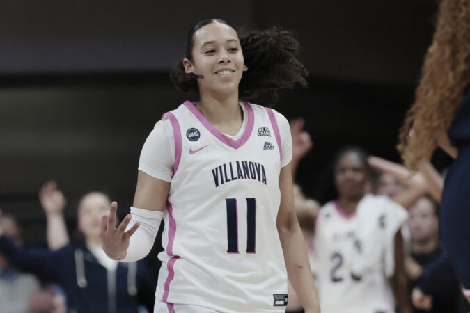 Jasmine Bascoe’s 18 points help Villanova dominate Marquette, 64-39, on Senior Night