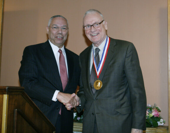 Lee Hamilton, foreign policy leader in Congress, has died at 94