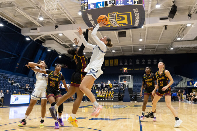 Aryss Macktoon breaks a La Salle record in win over Loyola Chicago