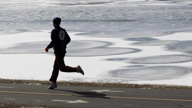 A ‘significant’ portion of the Schuylkill is frozen. Don’t do anything stupid.
