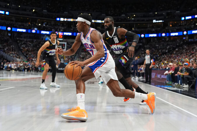Sixers guard VJ Edgecombe (center) scored just nine points on 3-for-12 shooting against Denver on Tuesday.
