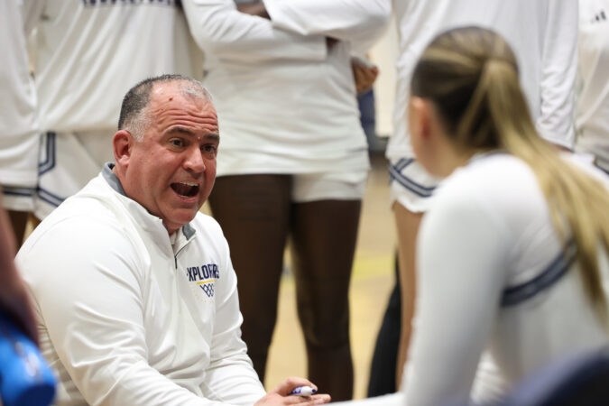 La Salle coach Mountain MacGillivray has led his team to go 10-8 in the conference.