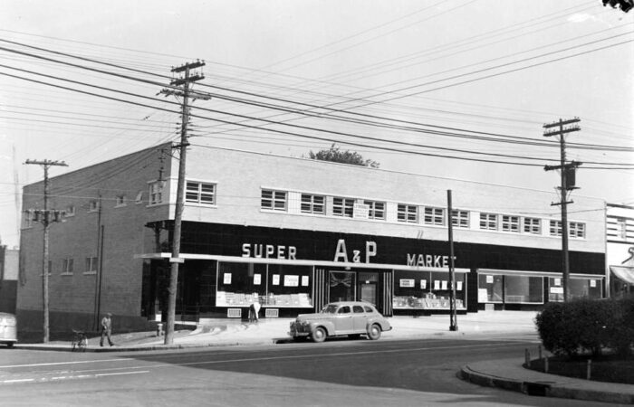 A&P grocery chain said it was closing its city stores on this week in Philly history