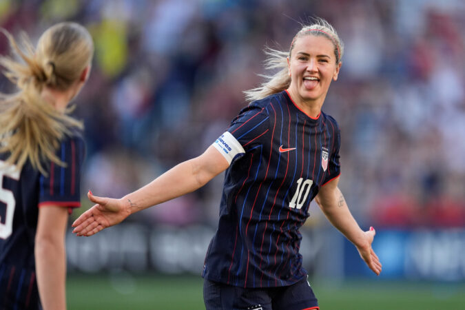 Lindsey Heaps and Jaedyn Shaw score as USWNT blanks Argentina 2-0 in SheBelieves Cup