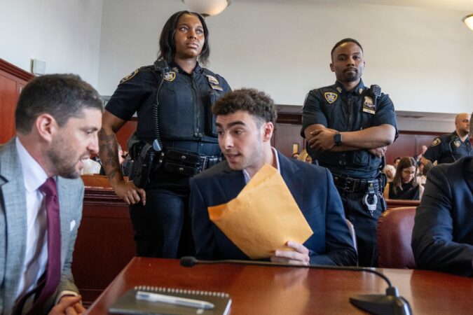 Mangione withdraws emotional disturbance defense in New York case