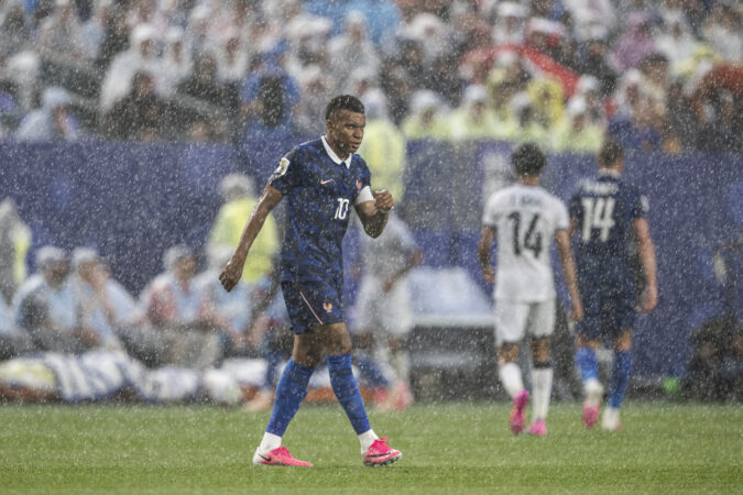 World Cup in Philly: More rain expected as fans leave following France win; fan fest shut down at Fairmount Park; latest forecast