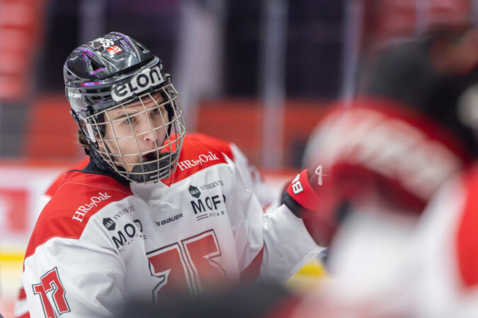 Q&A: Draft analyst Chris Peters weighs Flyers’ options at No. 21, Alexander Command’s NHL comparison, and more