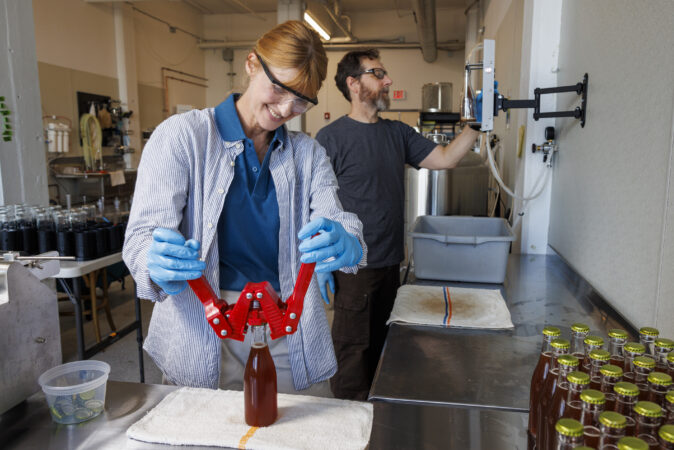 Every bottle of this Kensington-made NA spirit is packaged by hand. At local bars, it’s already a hit.