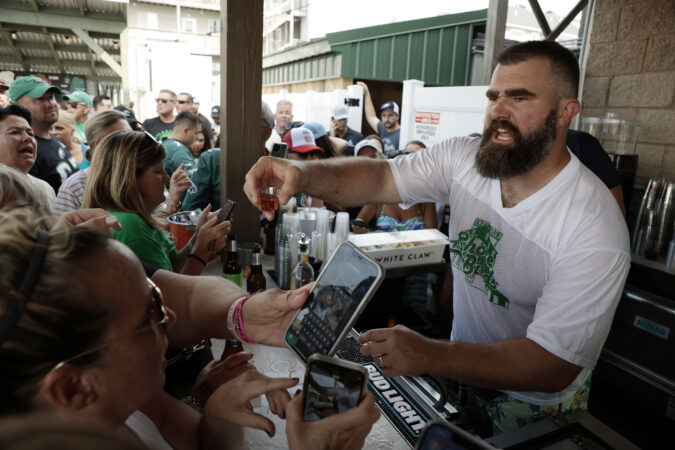 Jason Kelce’s sixth annual celebrity bartending fundraiser is returning to Ocean Drive in Sea Isle City this week