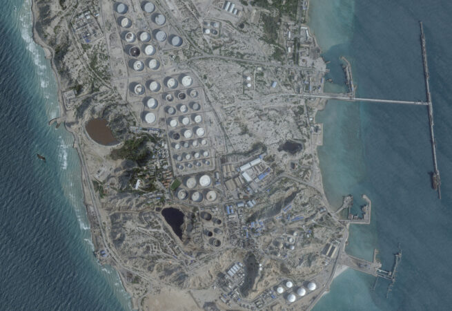 U.S. temporarily lifts sanctions on Iranian oil