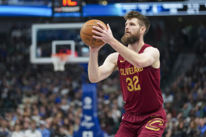 Dean Wade joining Sixers turns quiet first night of free agency into a Mike Gansey reunion