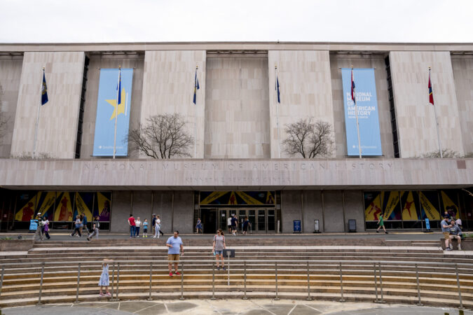 Historians reject White House’s criticism of Smithsonian museum