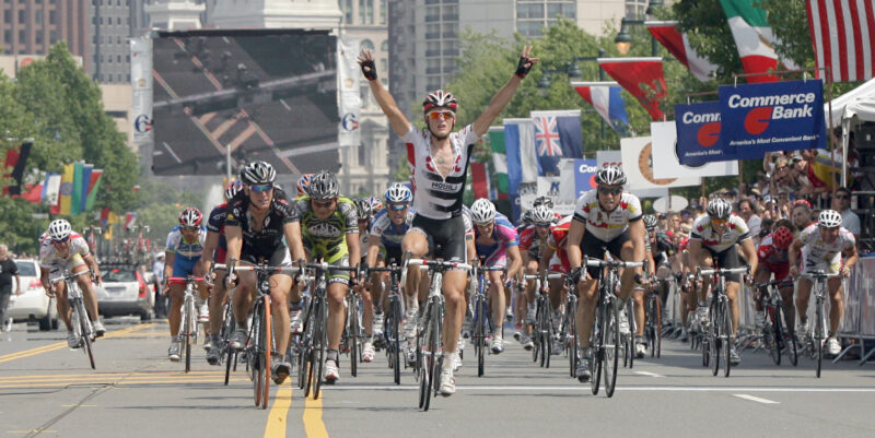 Matti Breschel raises his arms after winning the Philadelphia International Championship Liberty Classic along the Benjamin Franklin Parkway on June 8, 2008.