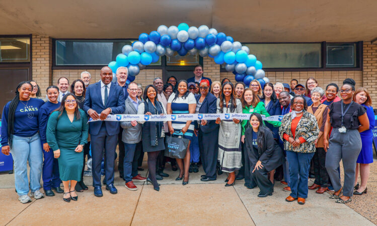 The ribbon cutting for the JeffCARES Community Food Pantry, the first Philabundance food pantry located in a hospital. The project was a highlight of Jefferson’s Community Impact Report.
